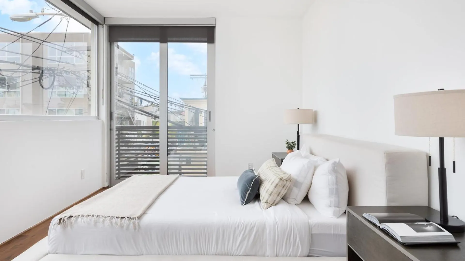 Holiday home Venice View By Avantstay Walk To Venice Beach Rooftop Ice Bath Luxe Design Los Angeles United States