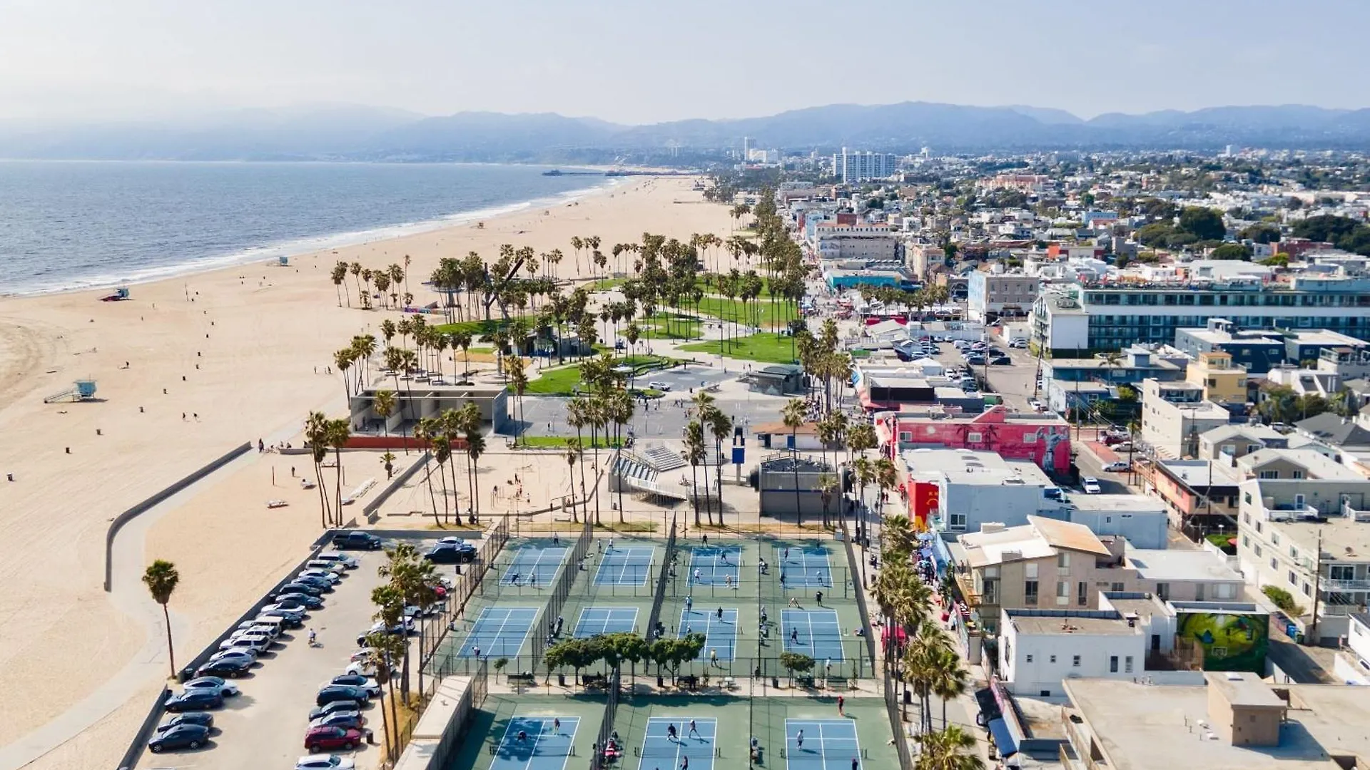Holiday home Venice View By Avantstay Walk To Venice Beach Rooftop Ice Bath Luxe Design Los Angeles