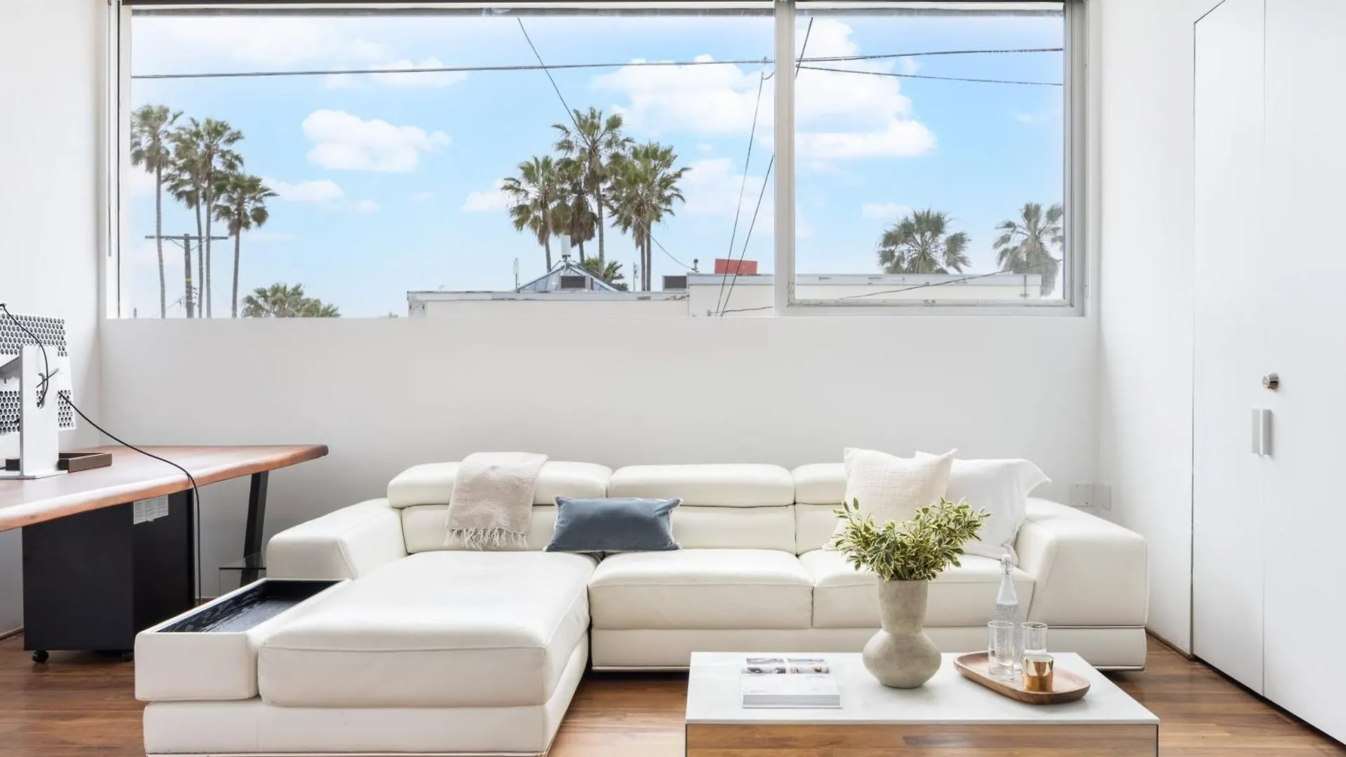 Holiday home Venice View By Avantstay Walk To Venice Beach Rooftop Ice Bath Luxe Design Los Angeles