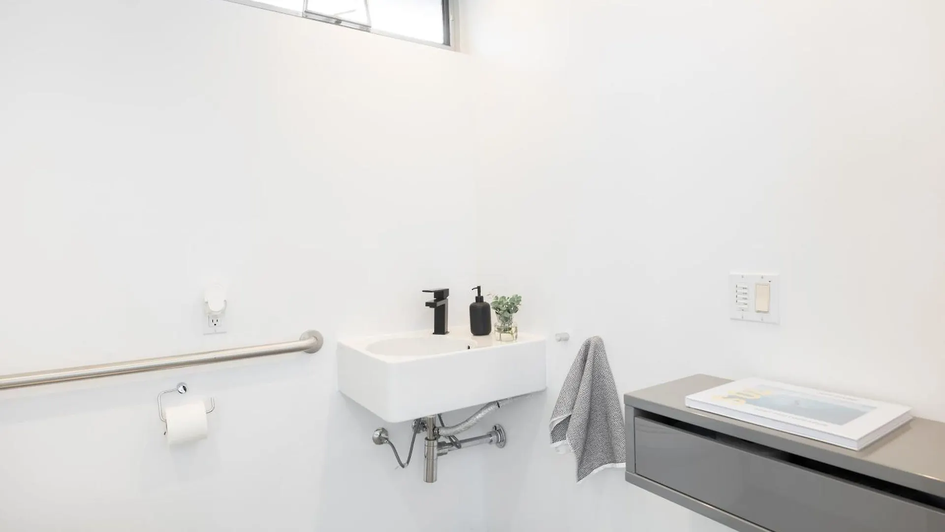 Holiday home Venice View By Avantstay Walk To Venice Beach Rooftop Ice Bath Luxe Design Los Angeles United States